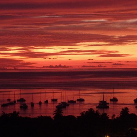 Maeva Sunset View Hotel Punaauia  Exterior photo